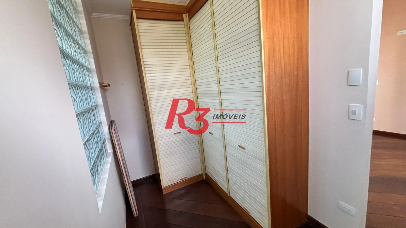Sobrado à venda, 329 m² por R$ 2.650.000,00 - Ponta da Praia - Santos/SP