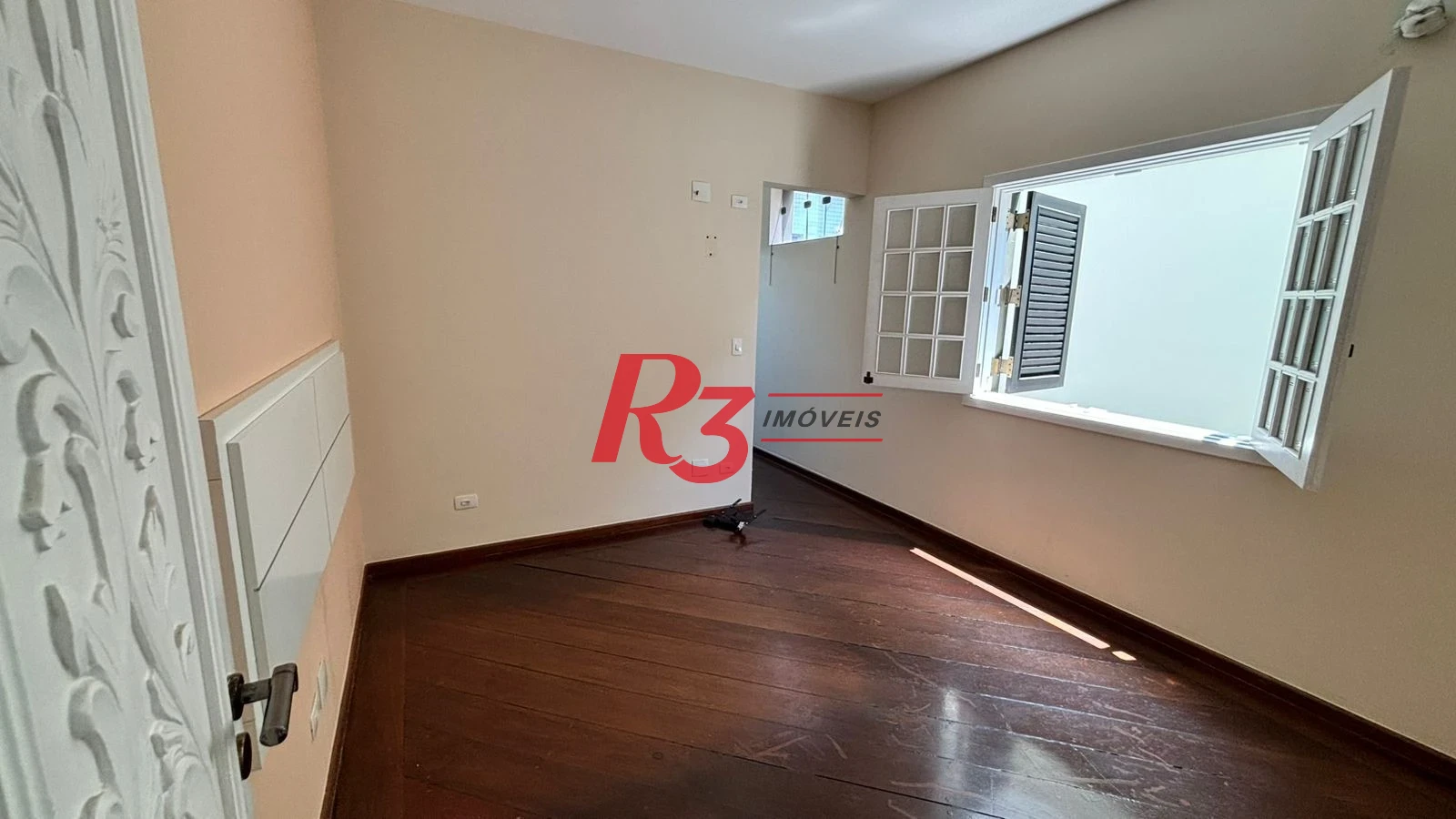 Sobrado à venda, 329 m² por R$ 2.650.000,00 - Ponta da Praia - Santos/SP