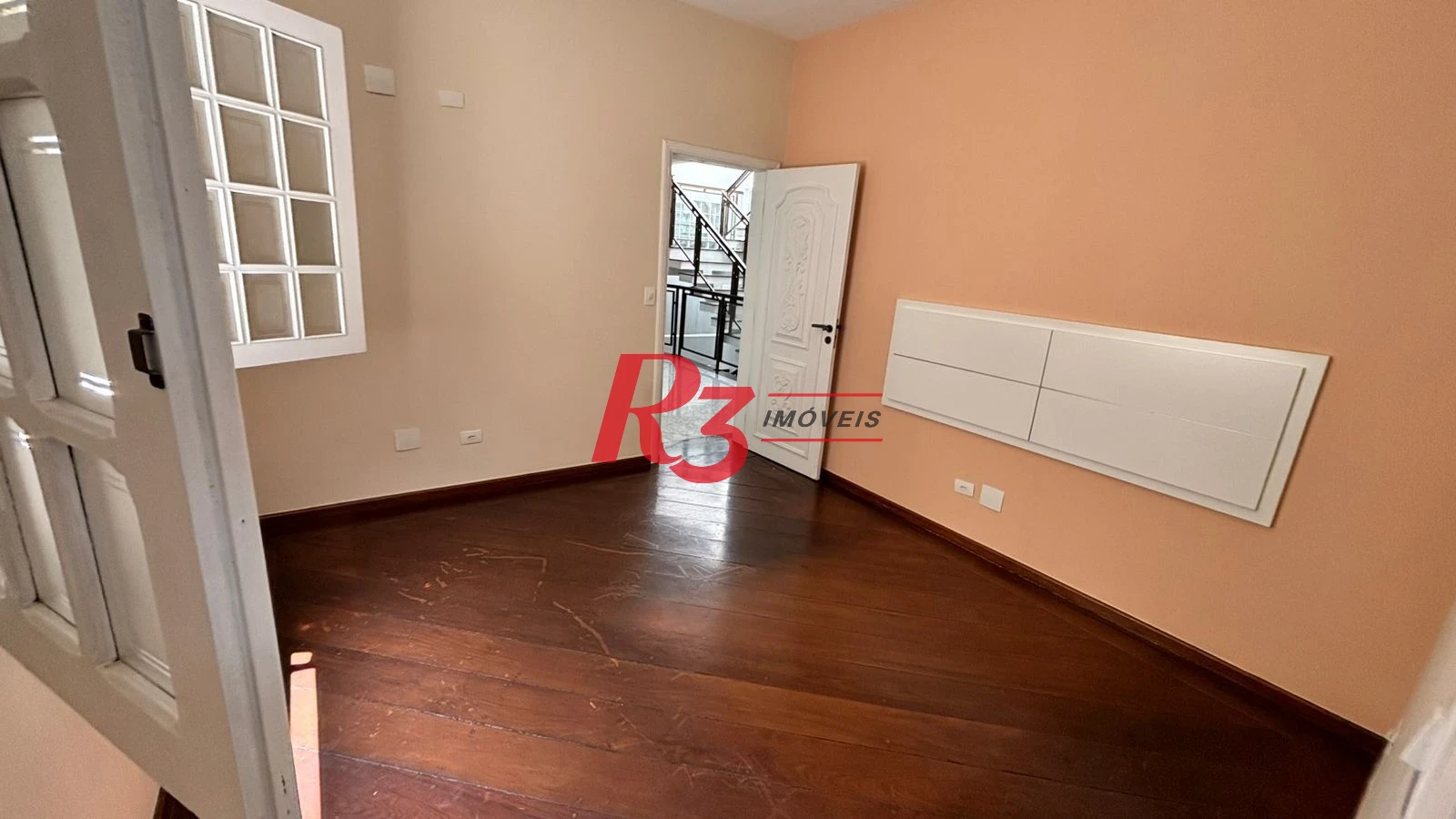 Sobrado à venda, 329 m² por R$ 2.650.000,00 - Ponta da Praia - Santos/SP