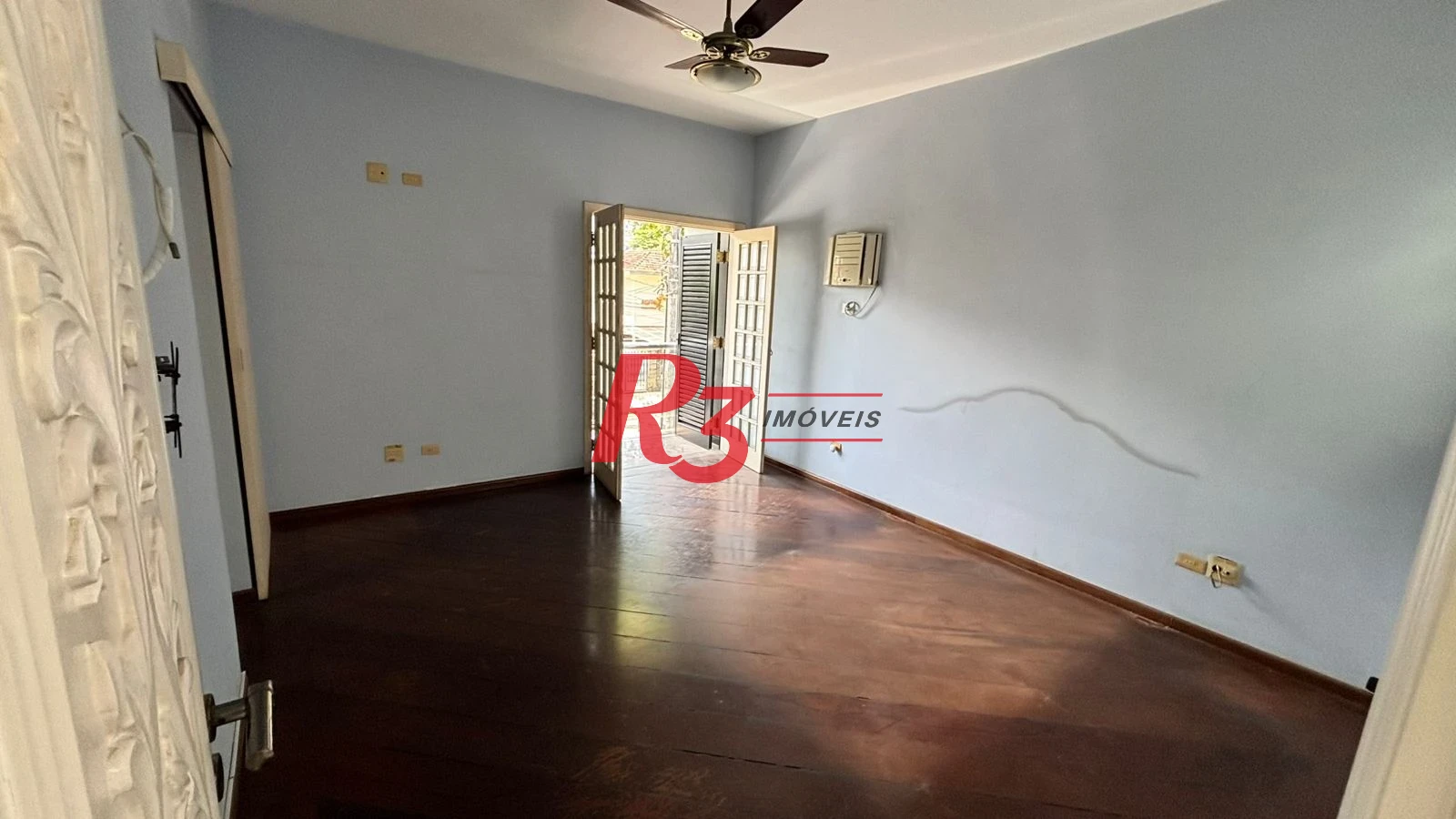 Sobrado à venda, 329 m² por R$ 2.650.000,00 - Ponta da Praia - Santos/SP