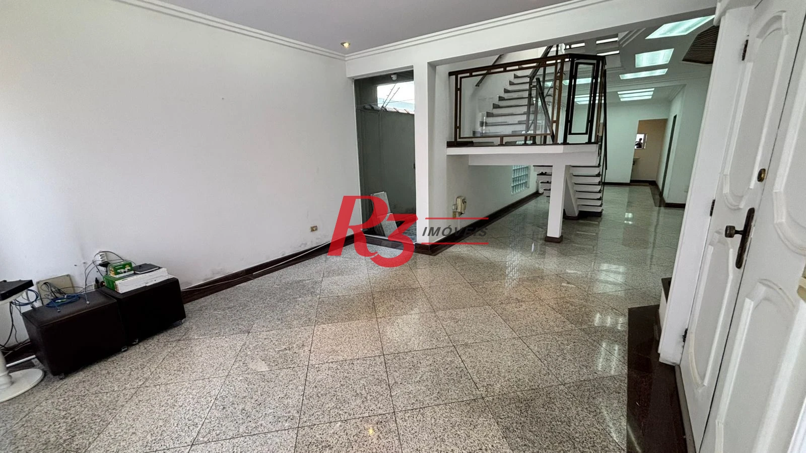 Sobrado à venda, 329 m² por R$ 2.650.000,00 - Ponta da Praia - Santos/SP