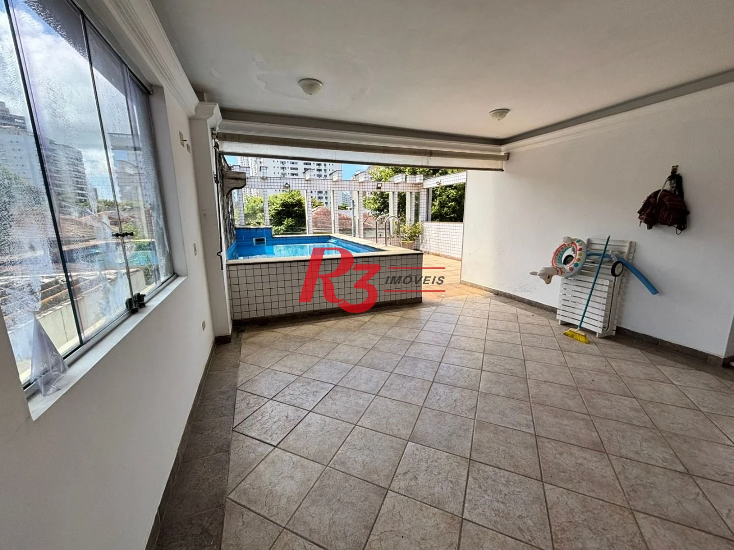 Sobrado à venda, 329 m² por R$ 2.650.000,00 - Ponta da Praia - Santos/SP