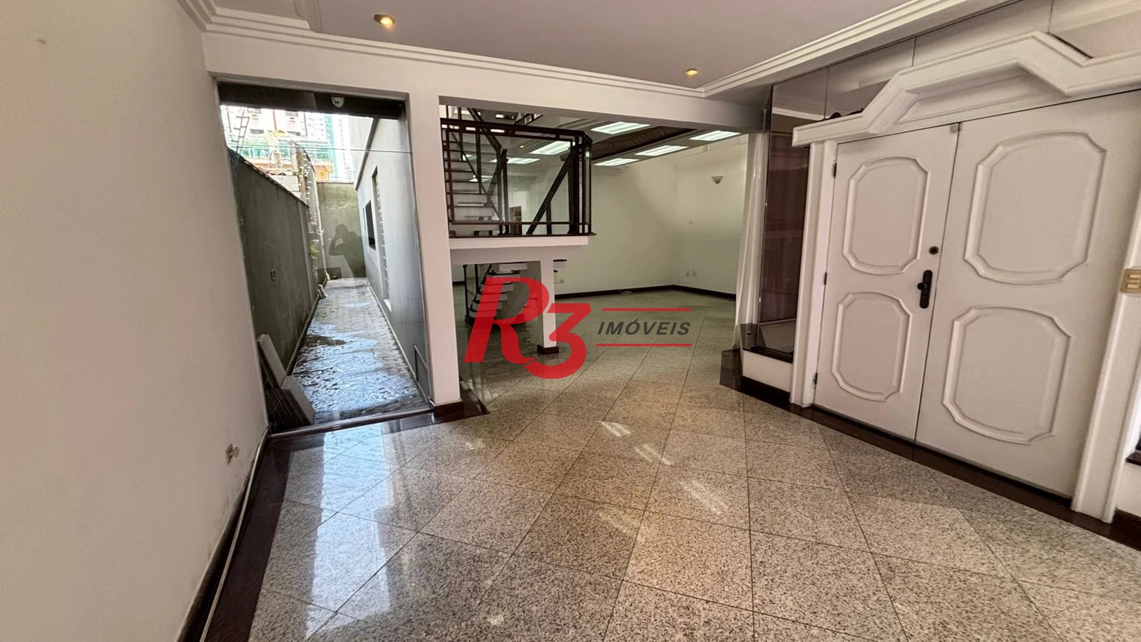 Sobrado à venda, 329 m² por R$ 2.650.000,00 - Ponta da Praia - Santos/SP