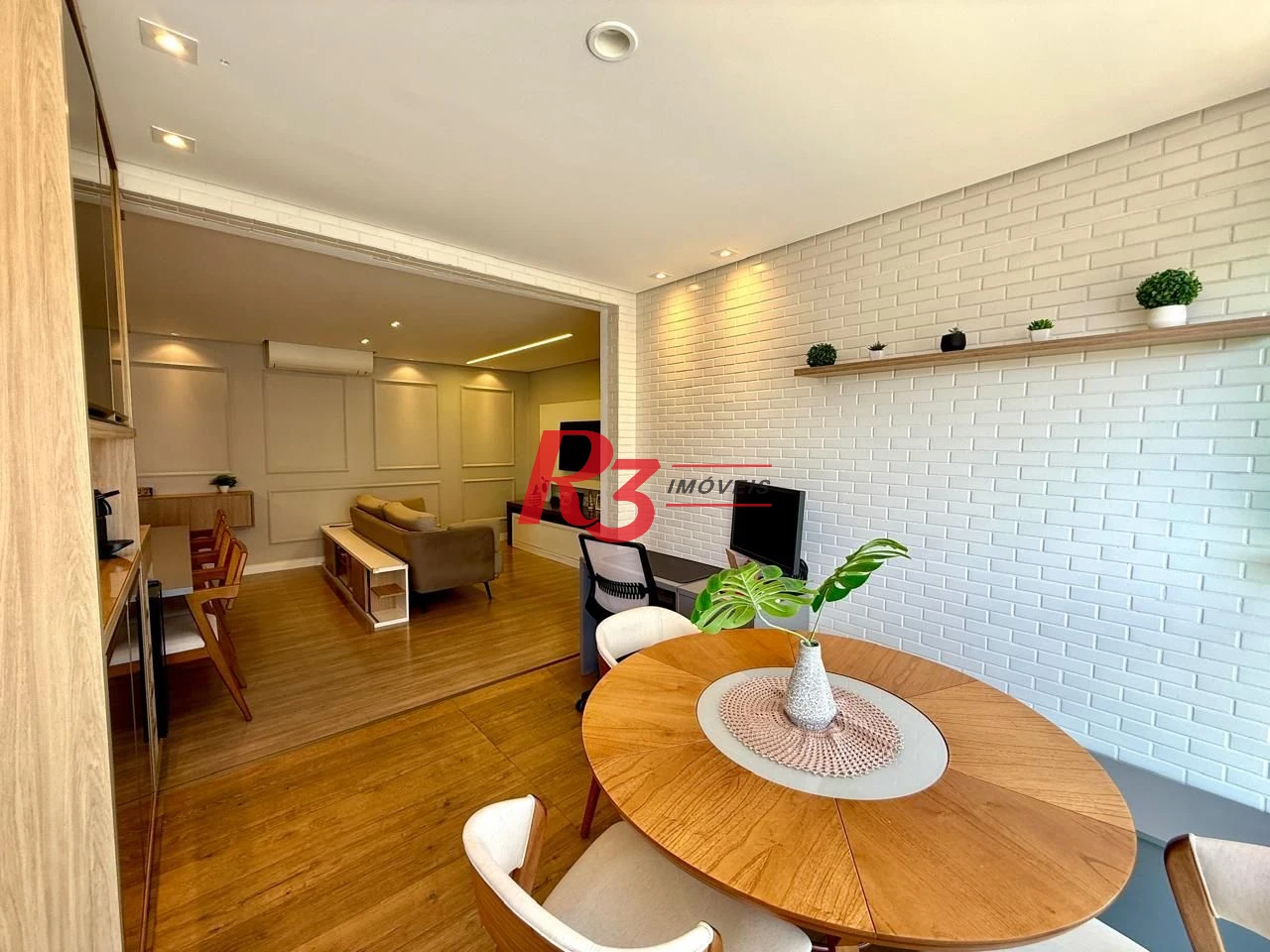 Apartamento com 2 dormitórios à venda, 77 m² por R$ 1.100.000,00 - Ponta da Praia - Santos/SP