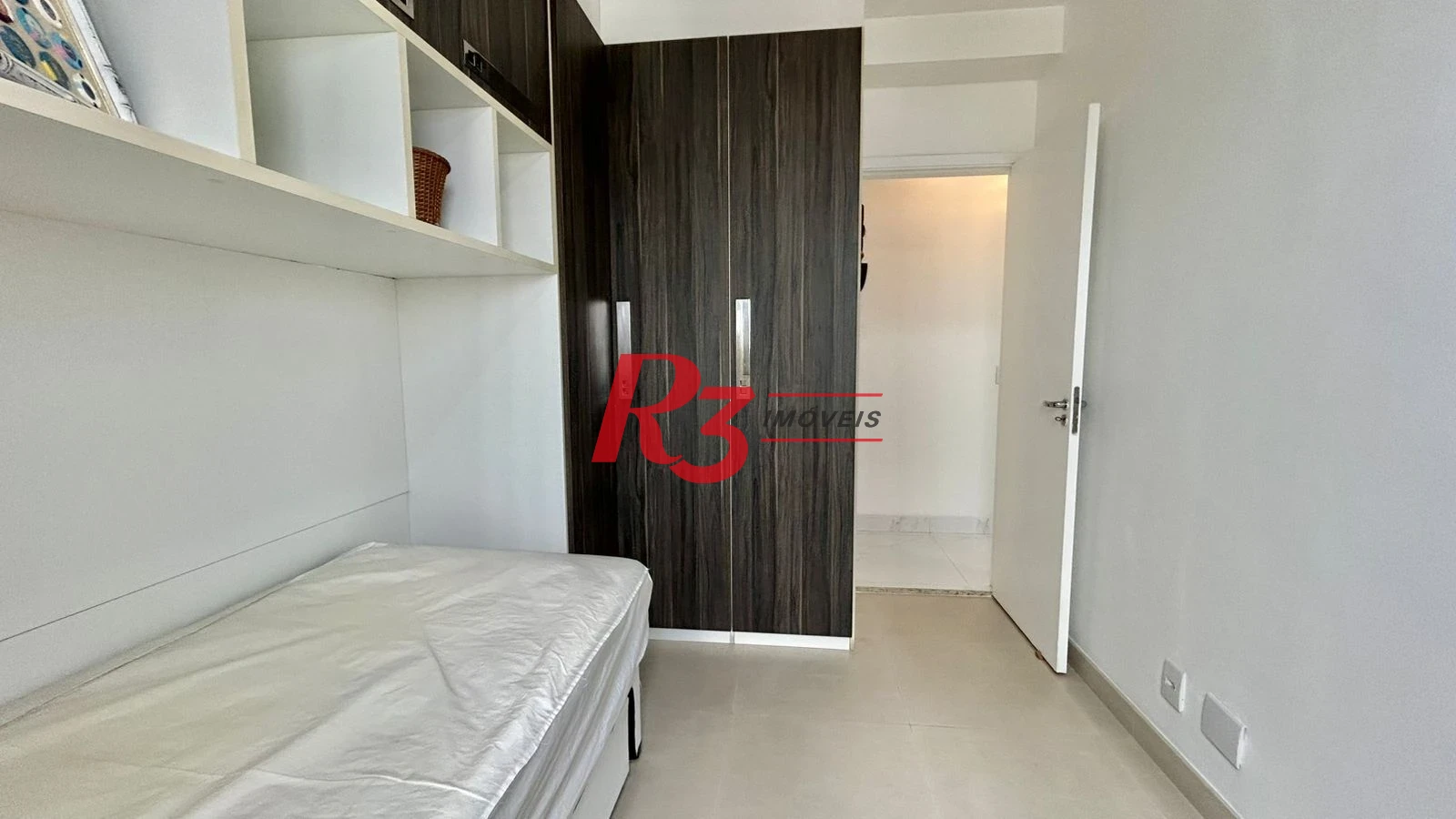 Apartamento com 2 dormitórios à venda, por R$ 650.000 - Centro - São Vicente/SP