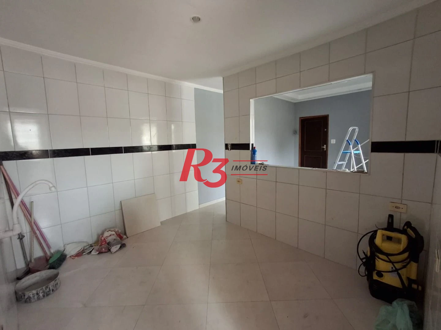 Sobrado com 2 dormitórios à venda, 70 m² por R$ 300.000,00 - Cidade Naútica - São Vicente/SP