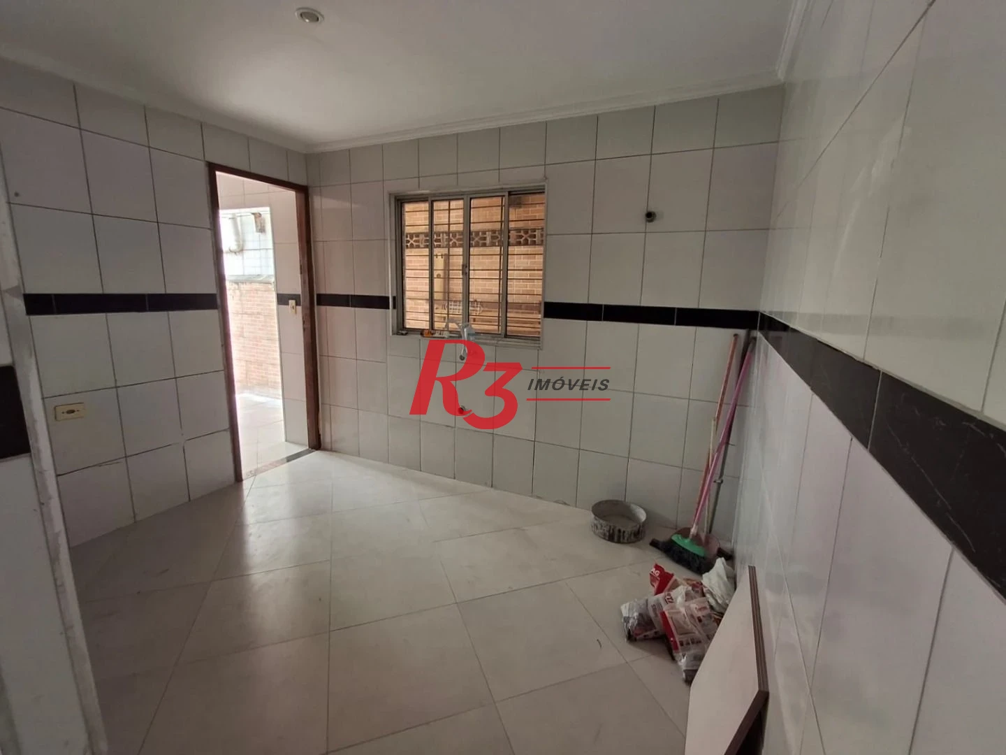 Sobrado com 2 dormitórios à venda, 70 m² por R$ 300.000,00 - Cidade Naútica - São Vicente/SP