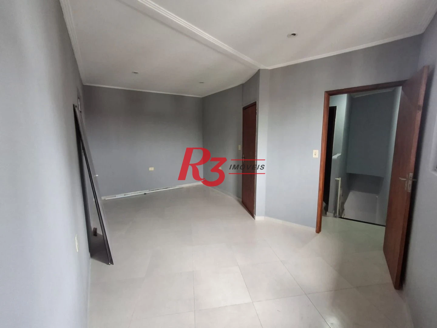 Sobrado com 2 dormitórios à venda, 70 m² por R$ 300.000,00 - Cidade Naútica - São Vicente/SP