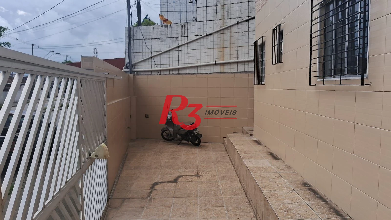 Sobrado com 2 dormitórios à venda, 70 m² por R$ 300.000,00 - Cidade Naútica - São Vicente/SP