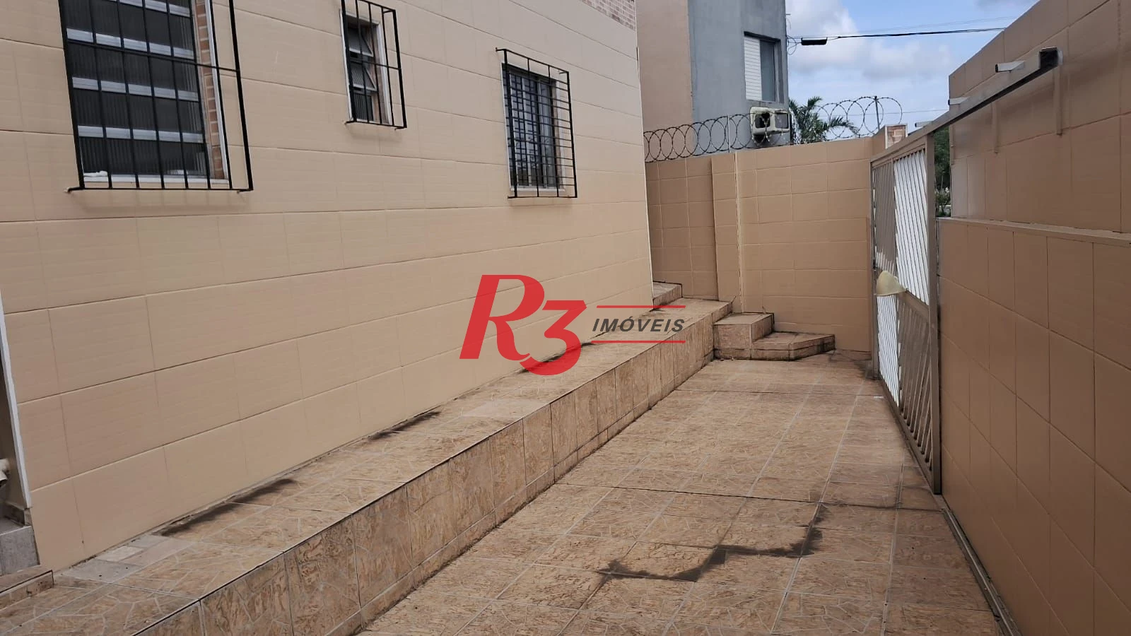 Sobrado com 2 dormitórios à venda, 70 m² por R$ 300.000,00 - Cidade Naútica - São Vicente/SP