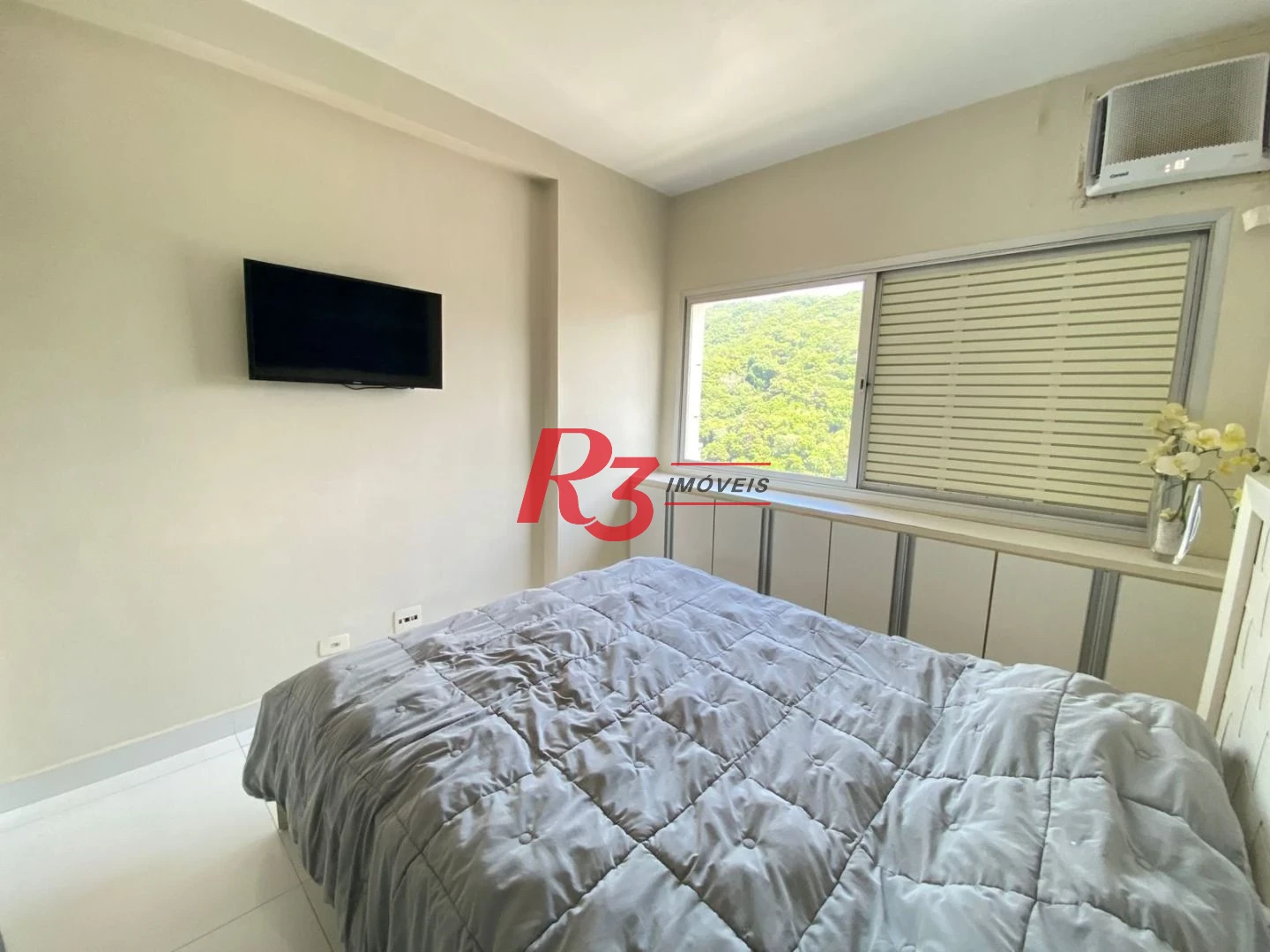 Apartamento com 3 dormitórios à venda, 120 m² por R$ 800.000,00 - Praia das Pitangueiras - Guarujá/SP