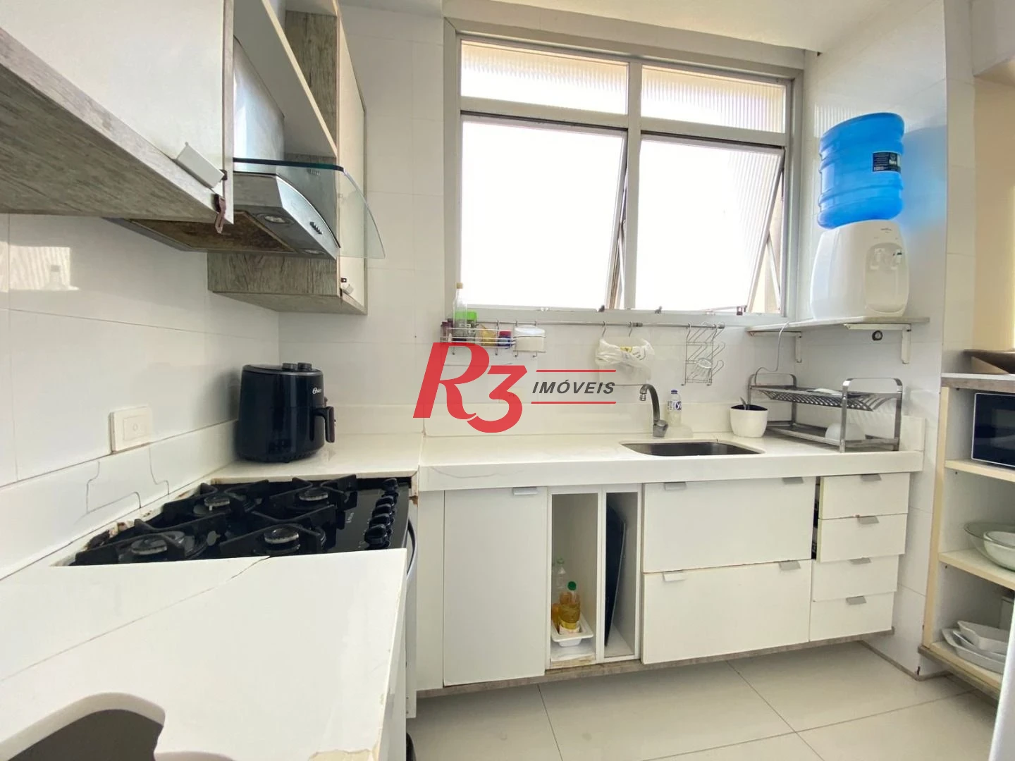 Apartamento com 3 dormitórios à venda, 120 m² por R$ 800.000,00 - Praia das Pitangueiras - Guarujá/SP