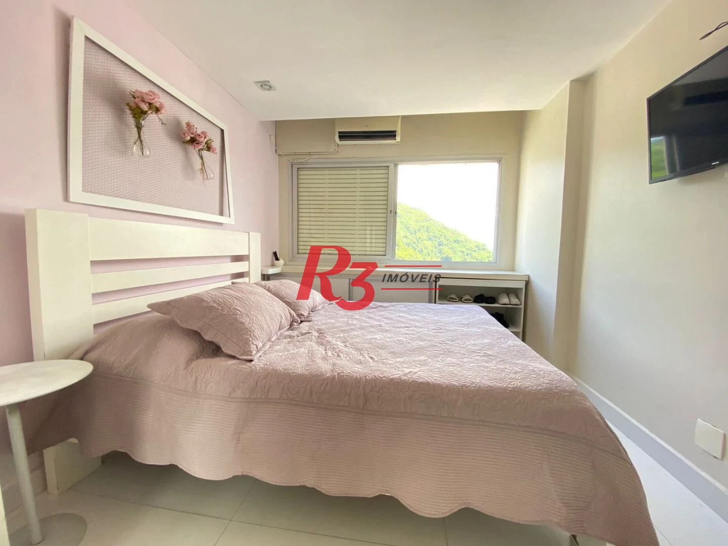 Apartamento com 3 dormitórios à venda, 120 m² por R$ 800.000,00 - Praia das Pitangueiras - Guarujá/SP