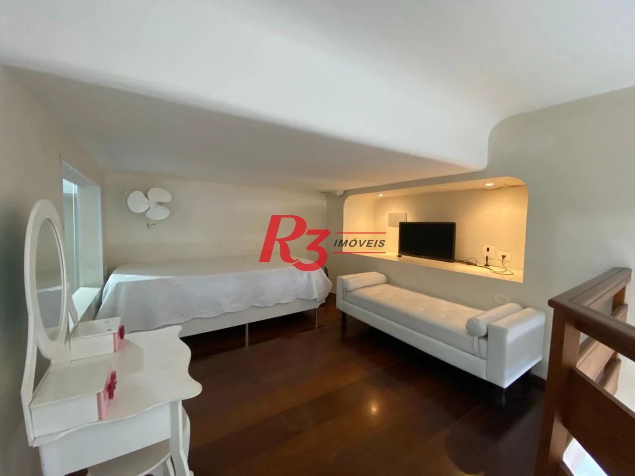 Apartamento com 3 dormitórios à venda, 120 m² por R$ 800.000,00 - Praia das Pitangueiras - Guarujá/SP