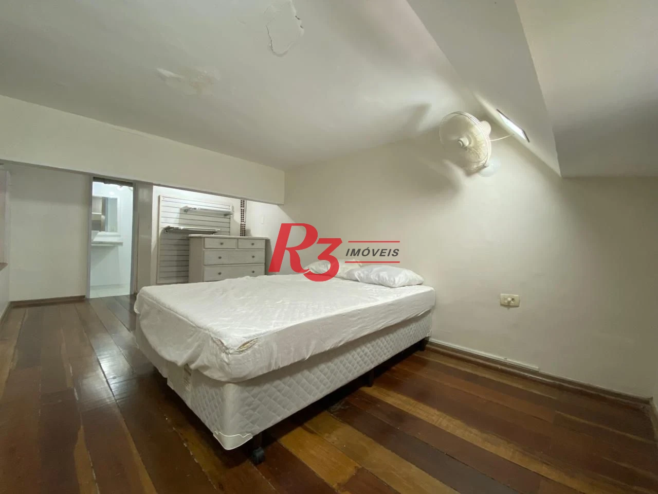 Apartamento com 3 dormitórios à venda, 120 m² por R$ 800.000,00 - Praia das Pitangueiras - Guarujá/SP