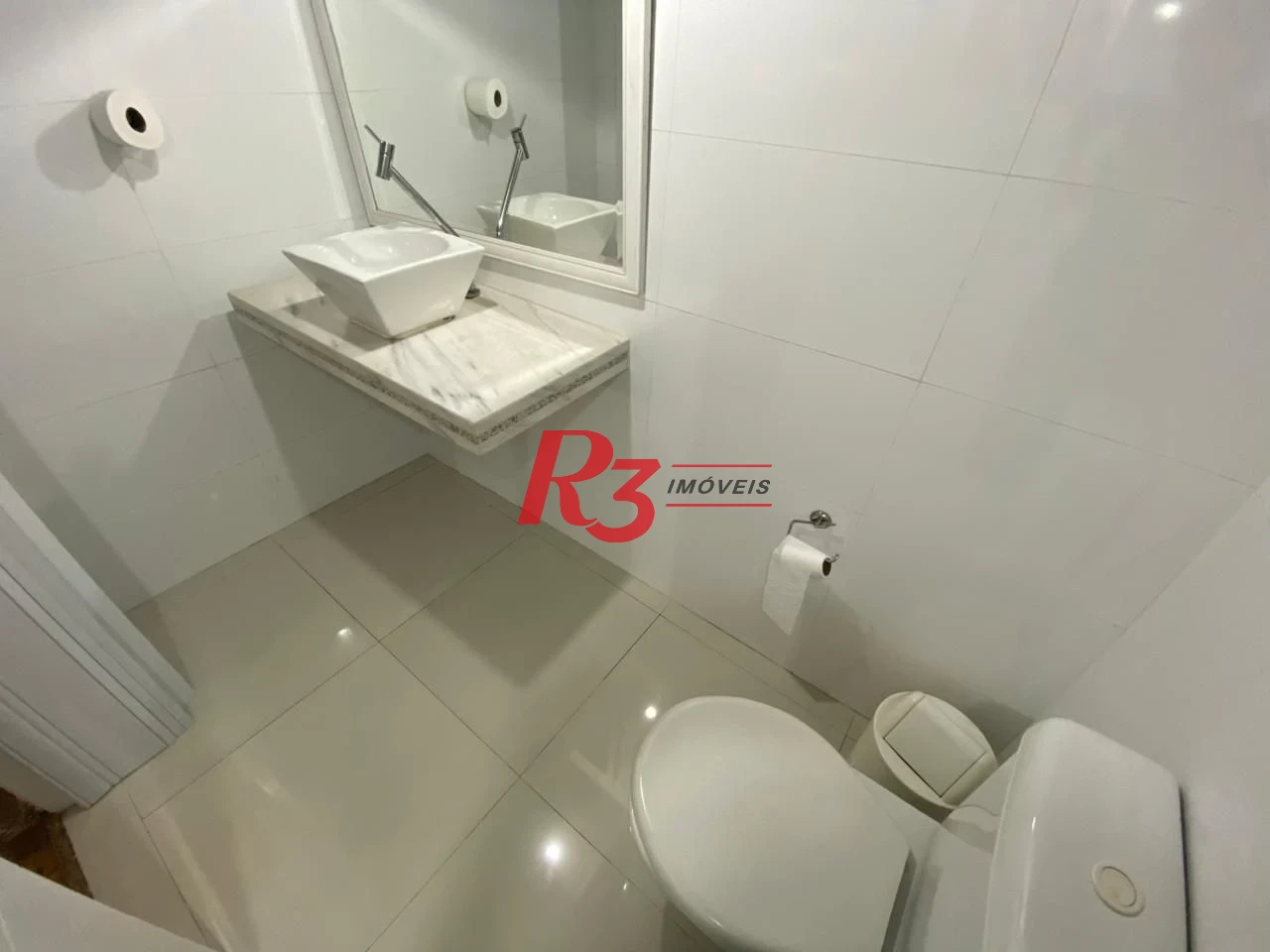 Apartamento com 3 dormitórios à venda, 120 m² por R$ 800.000,00 - Praia das Pitangueiras - Guarujá/SP