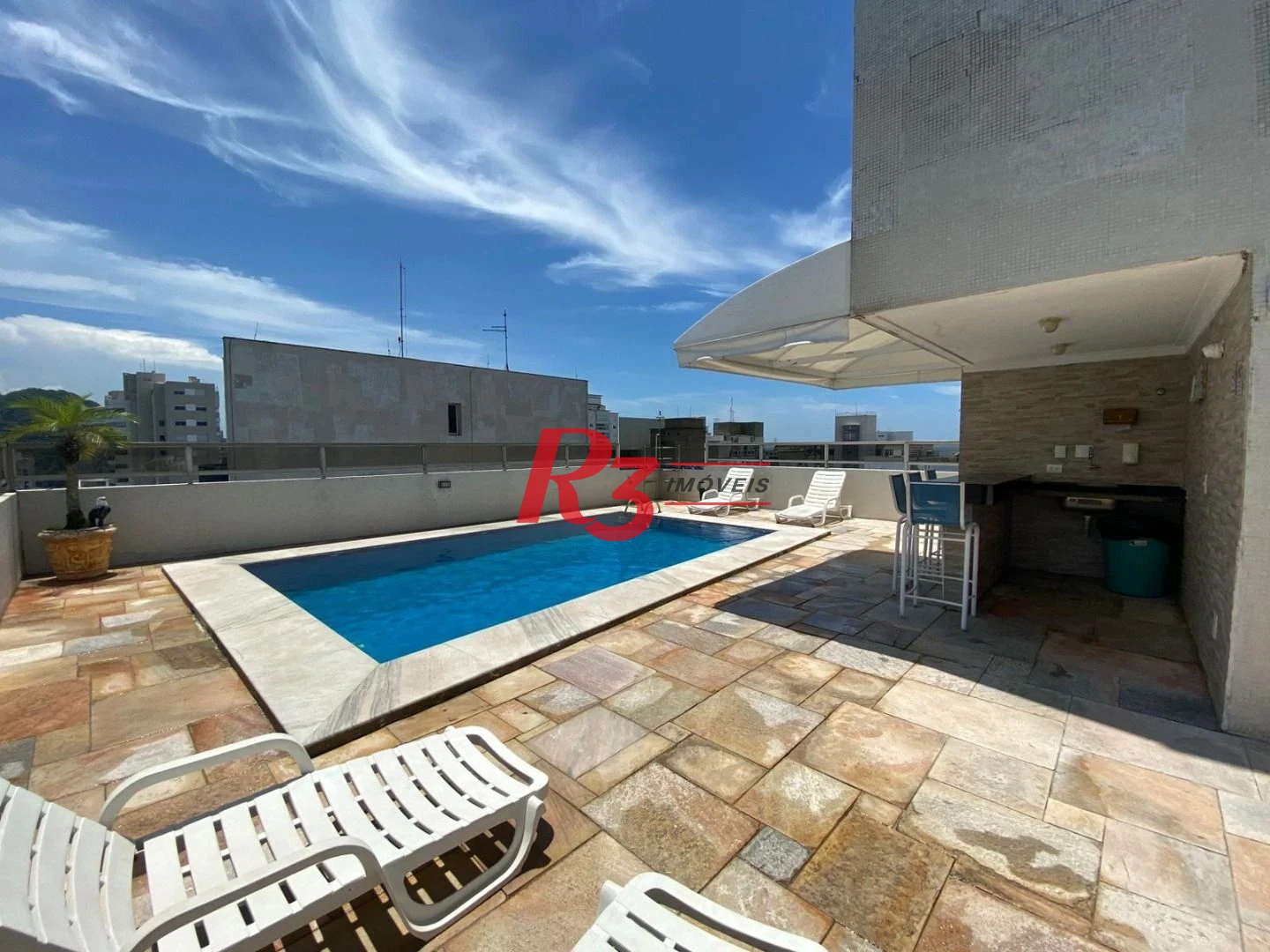 Apartamento com 3 dormitórios à venda, 120 m² por R$ 800.000,00 - Praia das Pitangueiras - Guarujá/SP