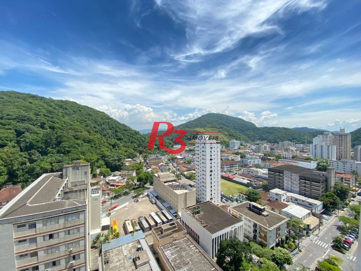 Apartamento com 3 dormitórios à venda, 120 m² por R$ 800.000,00 - Praia das Pitangueiras - Guarujá/SP