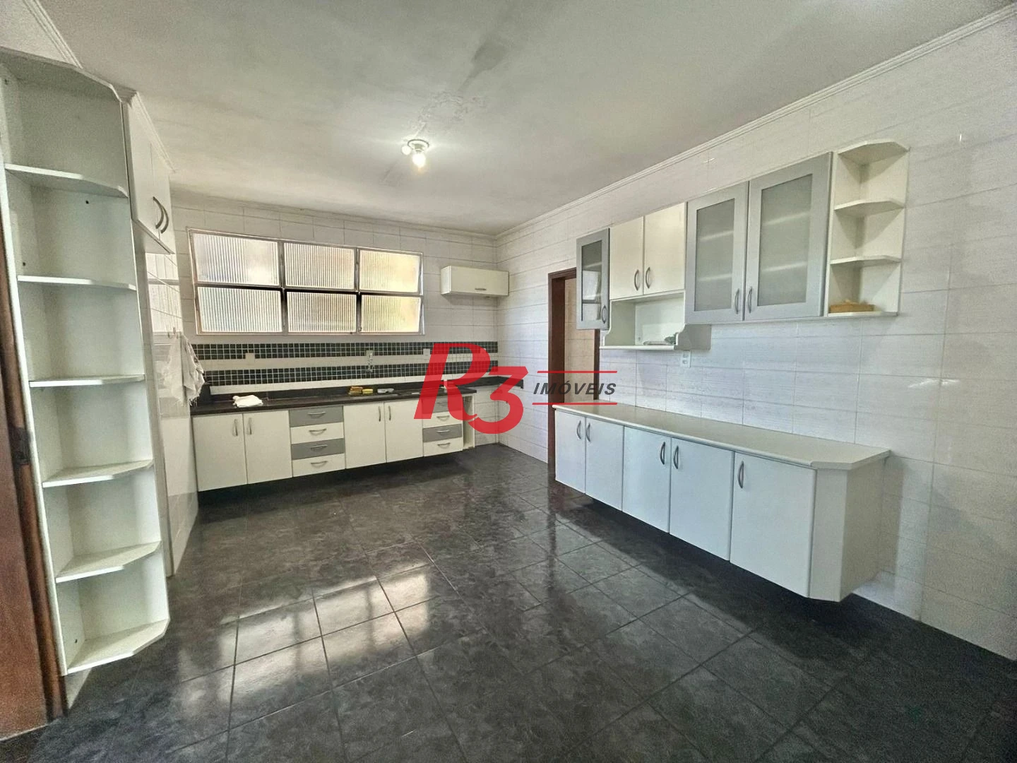 Apartamento com 3 dormitórios à venda, 168 m² por R$ 750.000,00 - Itararé - São Vicente/SP