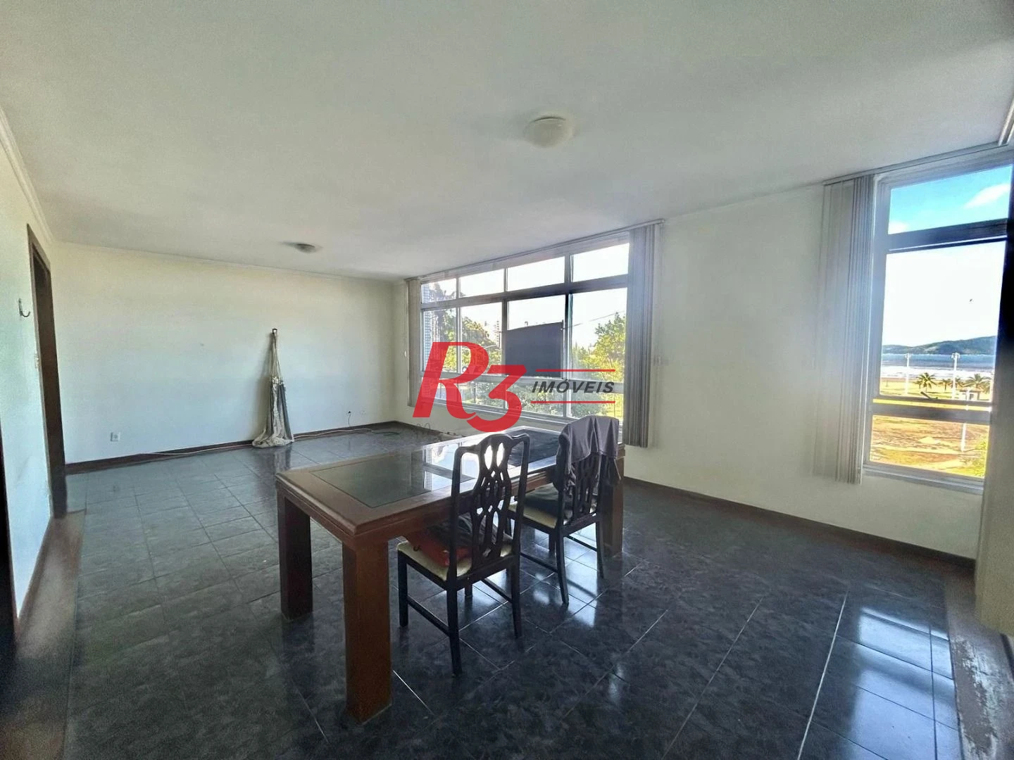 Apartamento com 3 dormitórios à venda, 168 m² por R$ 750.000,00 - Itararé - São Vicente/SP