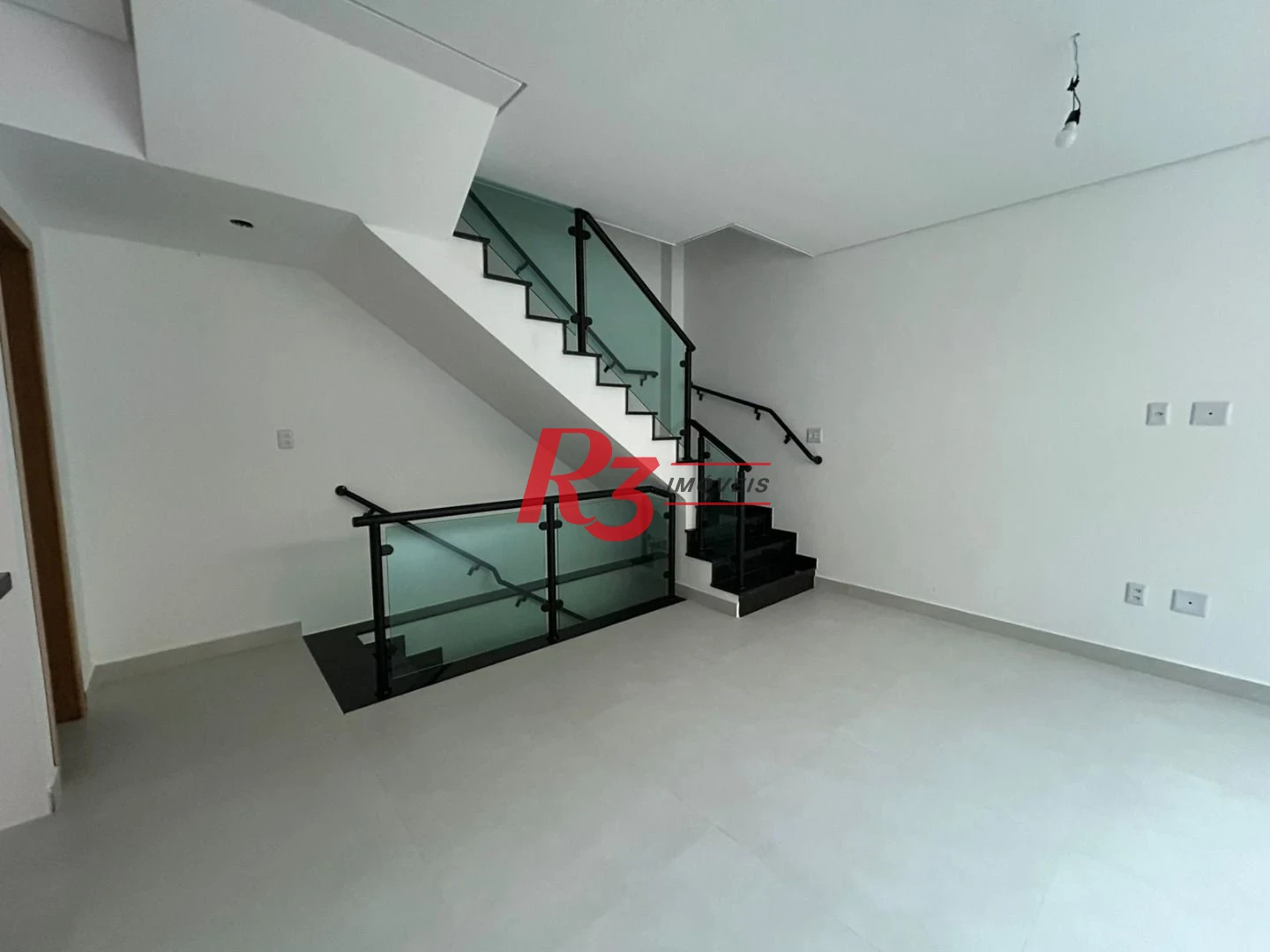 Casa com 2 dormitórios à venda, 90 m² por R$ 720.000,00 - Marapé - Santos/SP