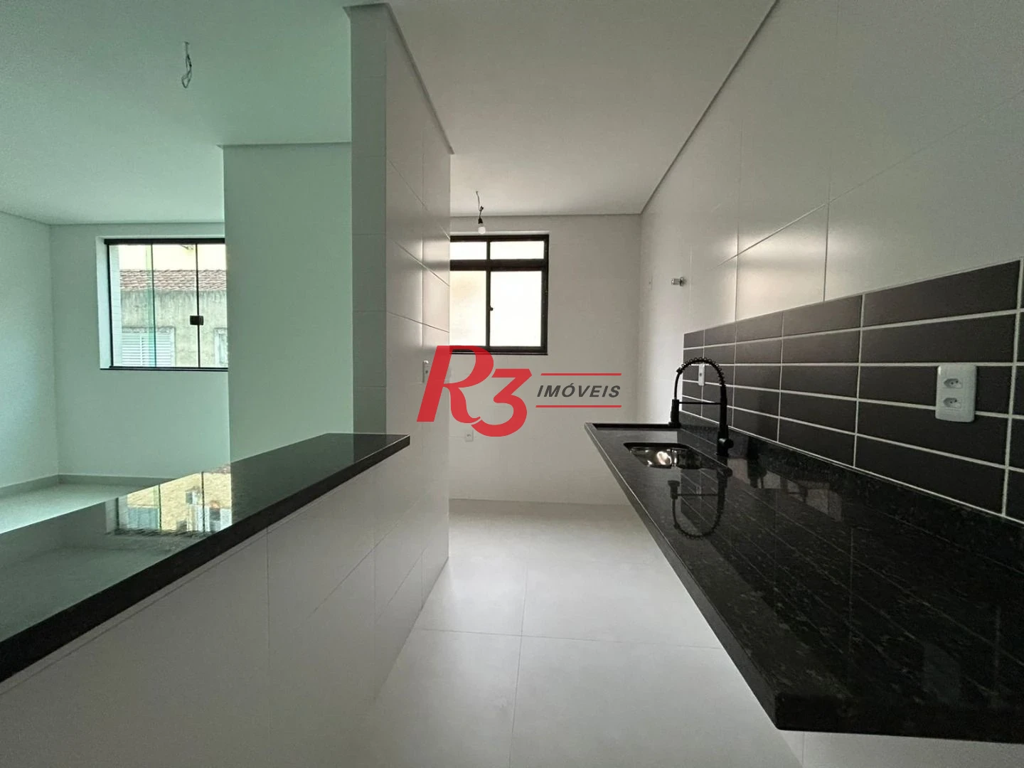 Casa com 2 dormitórios à venda, 90 m² por R$ 720.000,00 - Marapé - Santos/SP