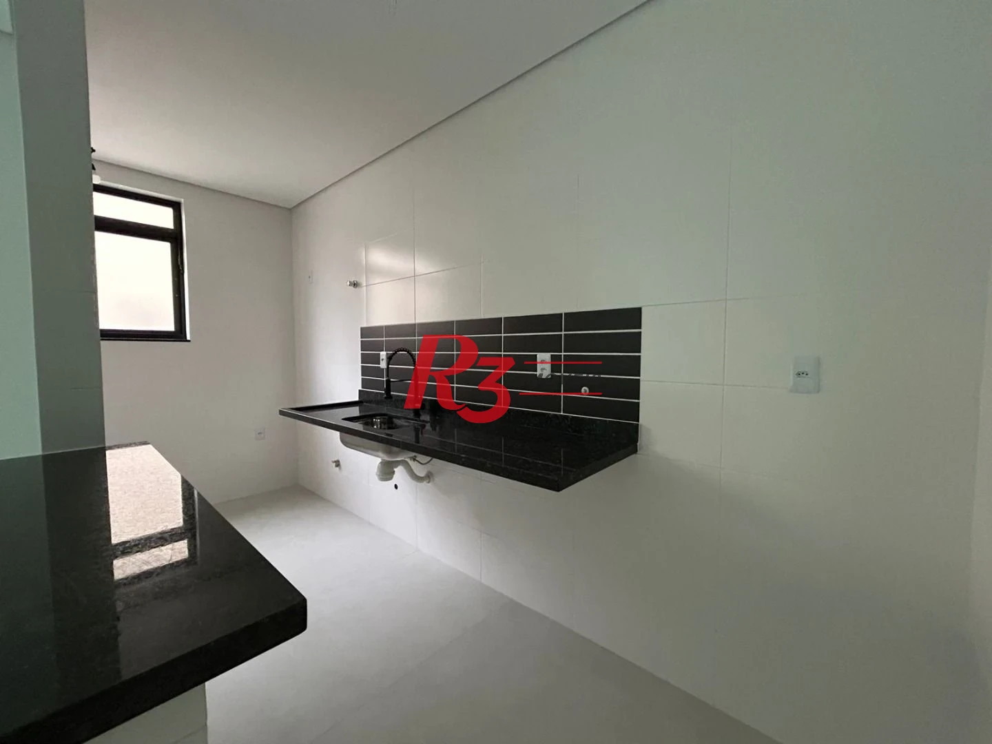 Casa com 2 dormitórios à venda, 90 m² por R$ 720.000,00 - Marapé - Santos/SP