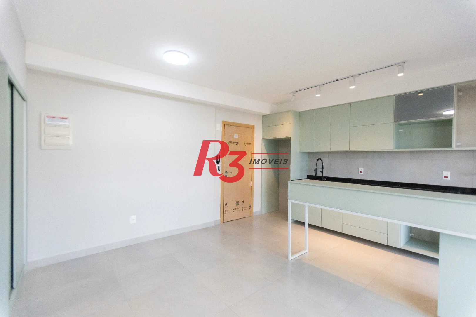 Apartamento com 2 dormitórios à venda, 65 m² por R$ 817.300,00 - Ponta da Praia - Santos/SP