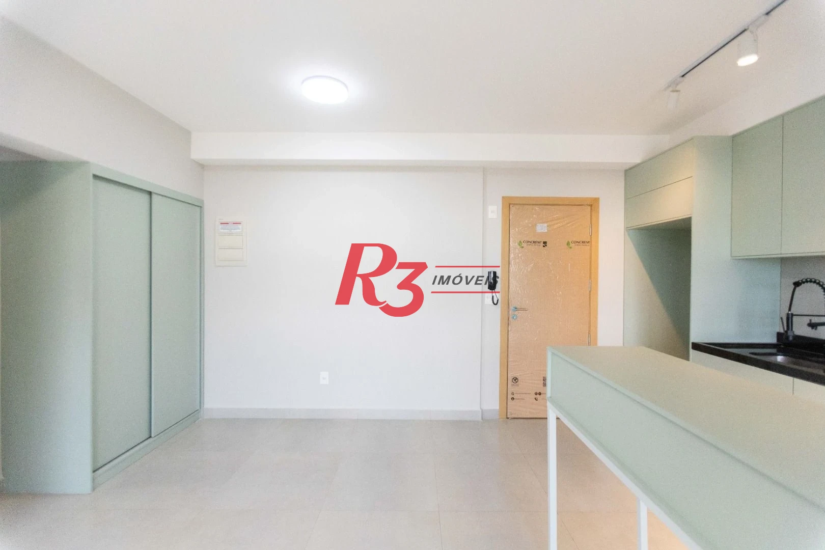 Apartamento com 2 dormitórios à venda, 65 m² por R$ 817.300,00 - Ponta da Praia - Santos/SP