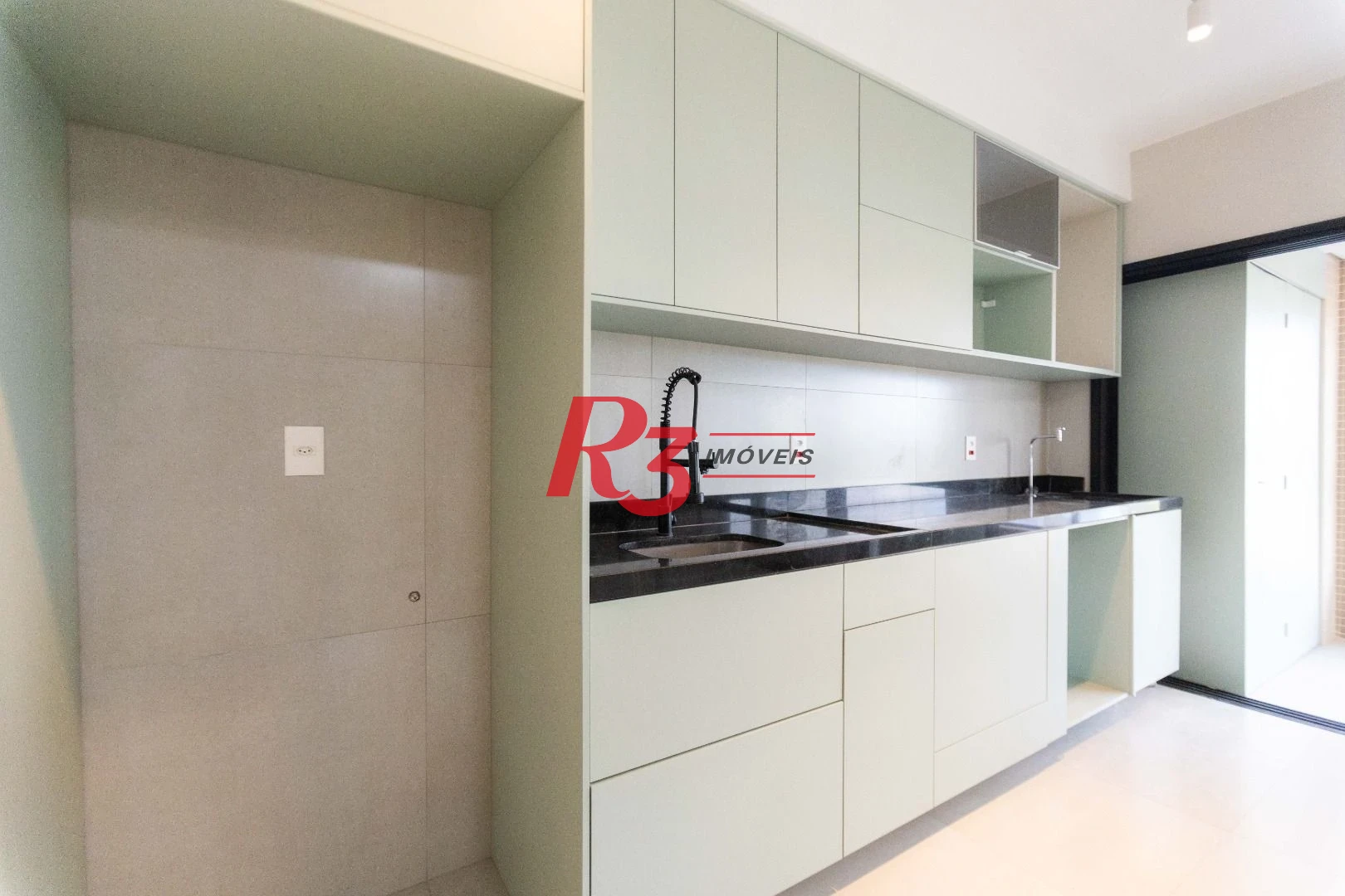 Apartamento com 2 dormitórios à venda, 65 m² por R$ 817.300,00 - Ponta da Praia - Santos/SP