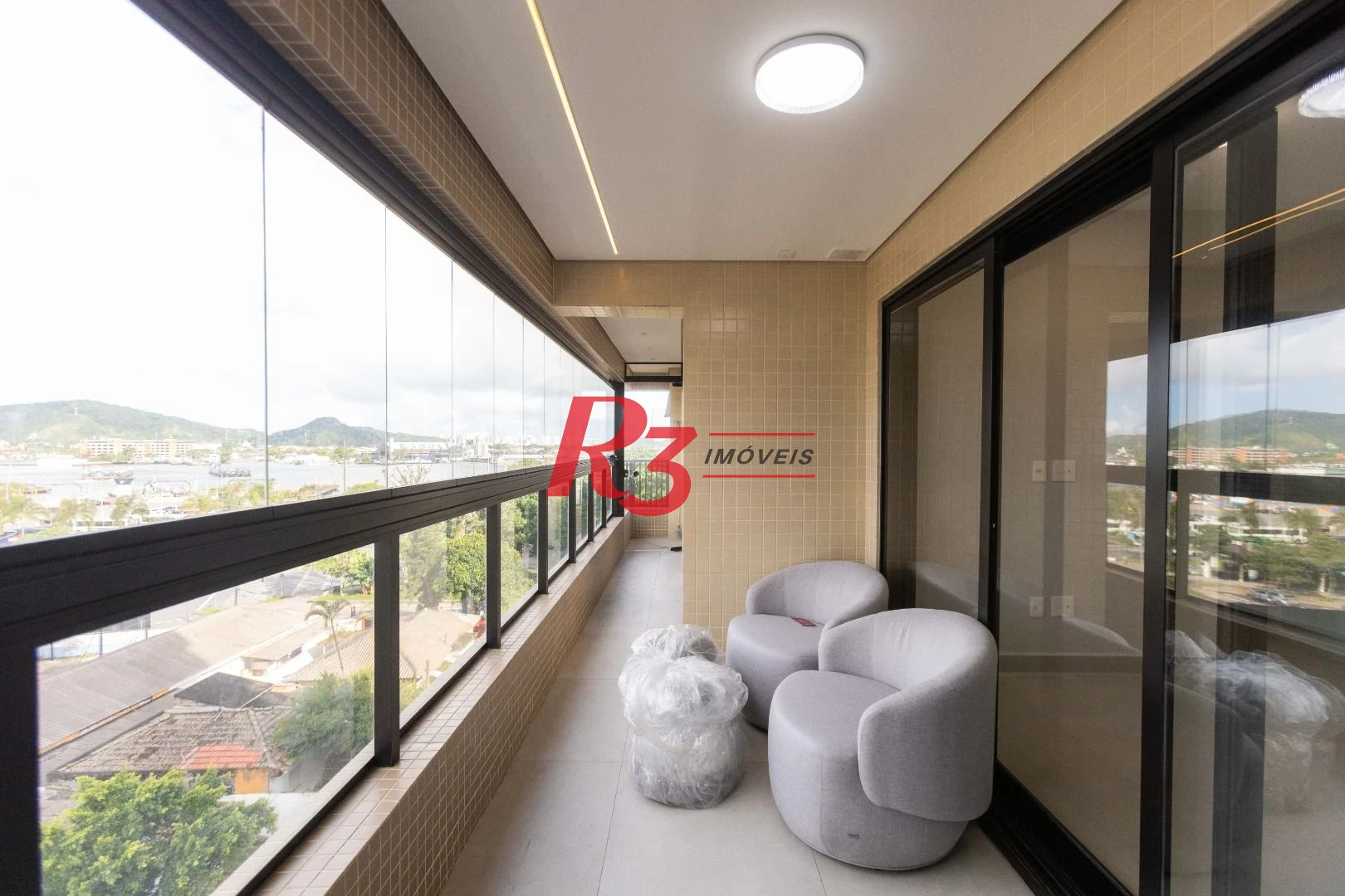 Apartamento com 2 dormitórios à venda, 65 m² por R$ 817.300,00 - Ponta da Praia - Santos/SP