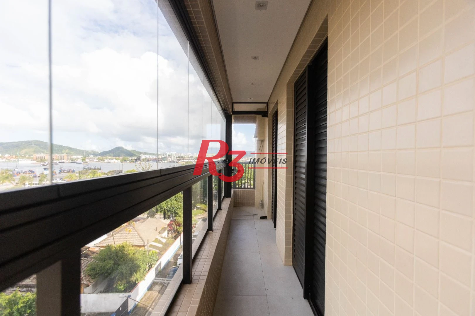 Apartamento com 2 dormitórios à venda, 65 m² por R$ 817.300,00 - Ponta da Praia - Santos/SP