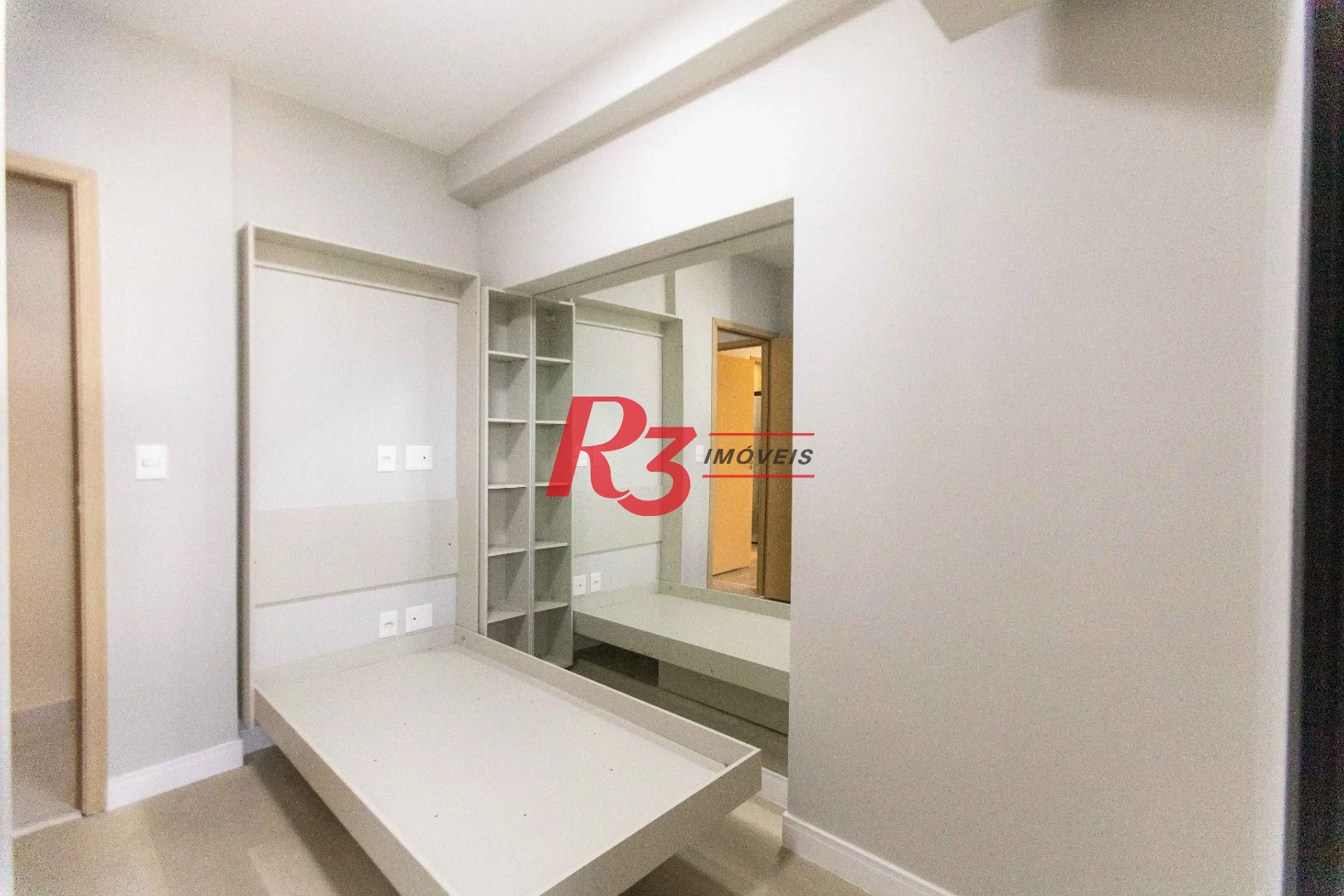 Apartamento com 2 dormitórios à venda, 65 m² por R$ 817.300,00 - Ponta da Praia - Santos/SP