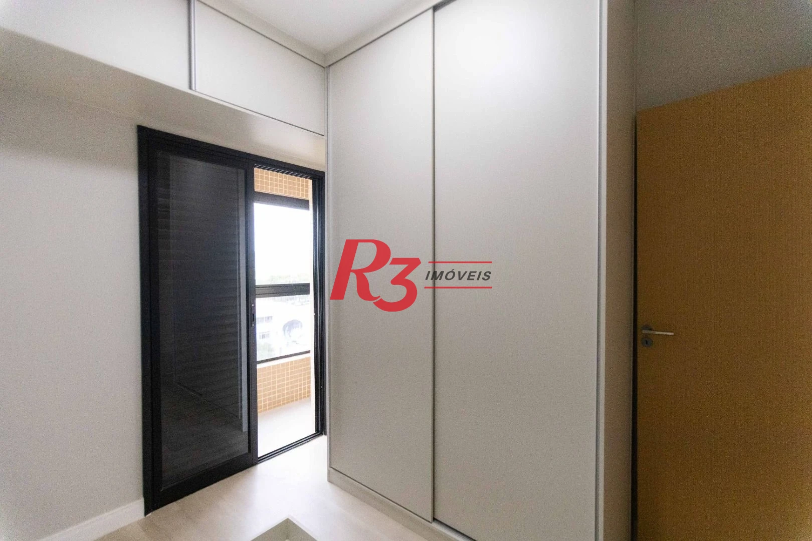 Apartamento com 2 dormitórios à venda, 65 m² por R$ 817.300,00 - Ponta da Praia - Santos/SP
