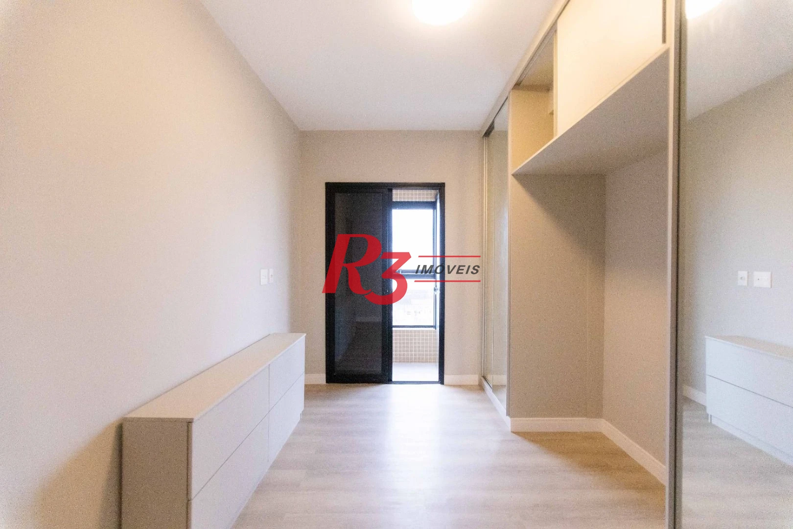 Apartamento com 2 dormitórios à venda, 65 m² por R$ 817.300,00 - Ponta da Praia - Santos/SP
