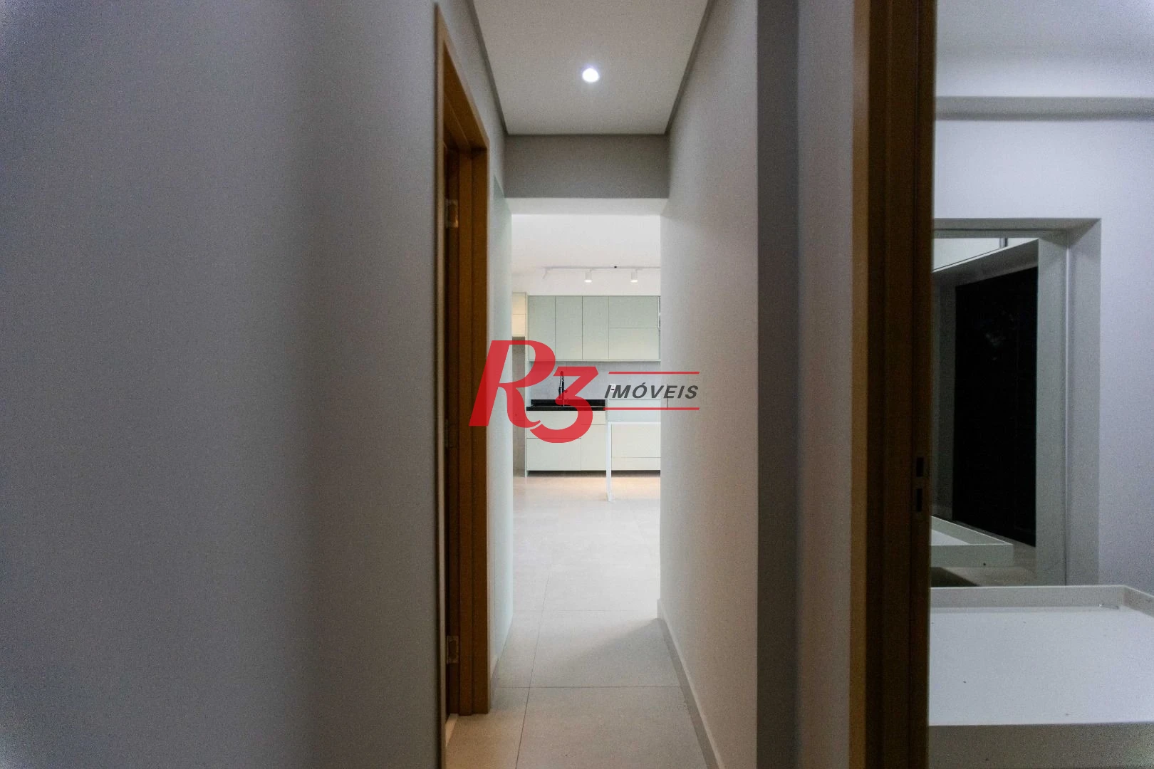 Apartamento com 2 dormitórios à venda, 65 m² por R$ 817.300,00 - Ponta da Praia - Santos/SP
