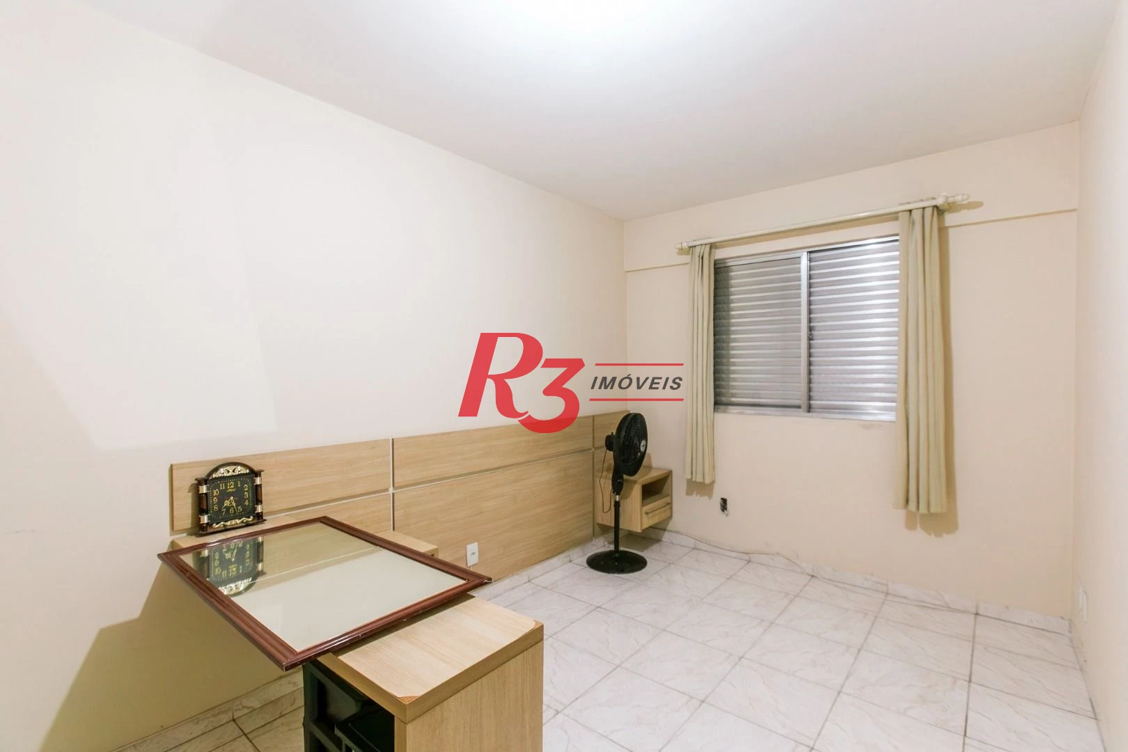Apartamento com 1 dormitório para alugar, 50 m² - Vila Matias - Santos/SP.  R$3.000,00 Pacote
