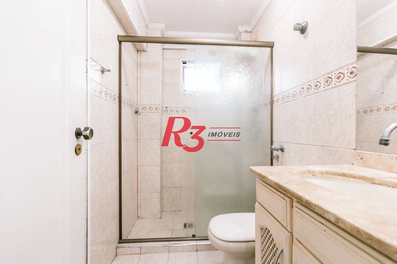 Apartamento com 1 dormitório para alugar, 50 m² - Vila Matias - Santos/SP.  R$3.000,00 Pacote