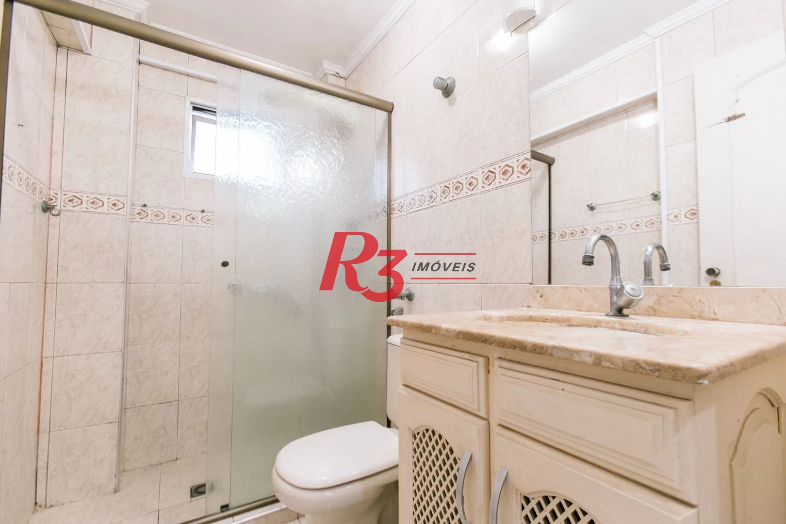 Apartamento com 1 dormitório para alugar, 50 m² - Vila Matias - Santos/SP.  R$3.000,00 Pacote