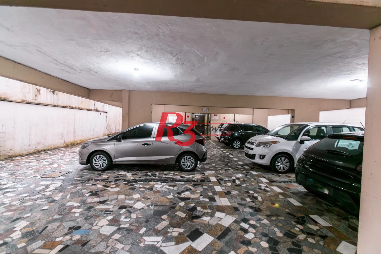 Apartamento com 1 dormitório para alugar, 50 m² - Vila Matias - Santos/SP.  R$3.000,00 Pacote