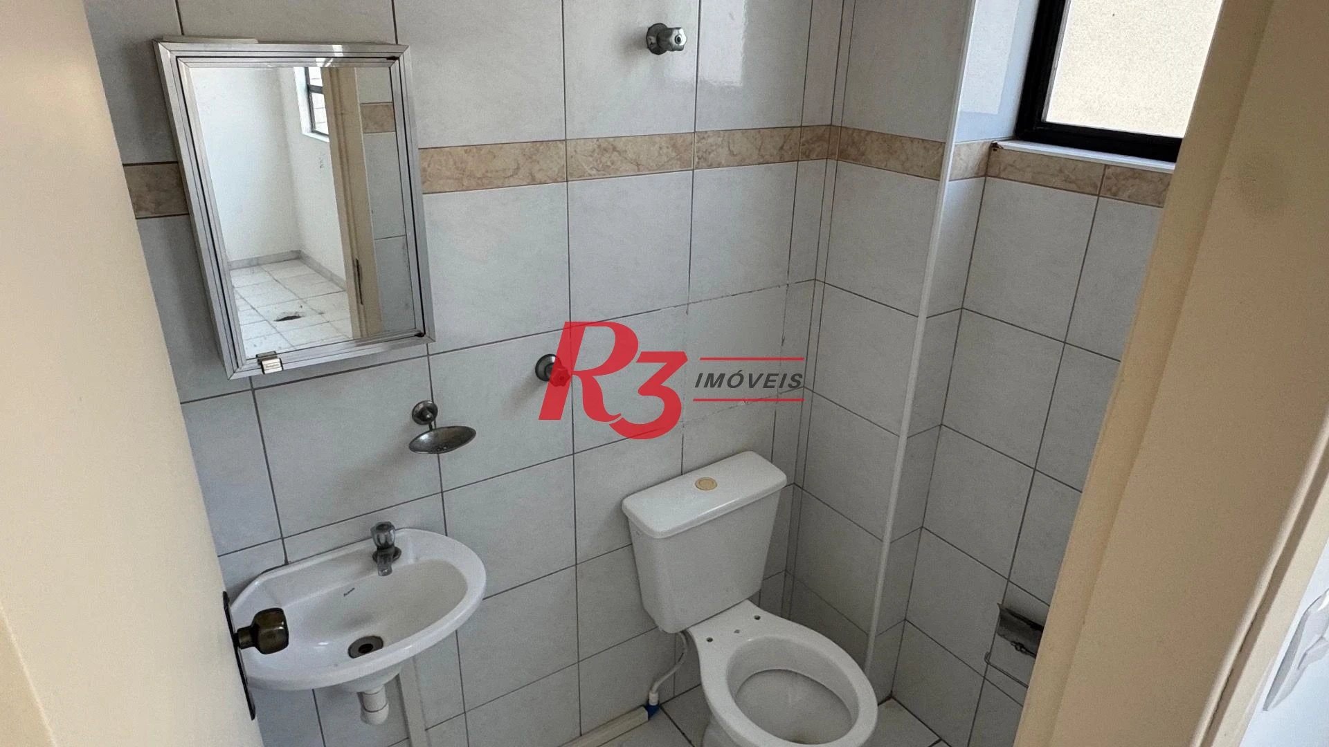 Sala à venda, 104 m² por R$ 300.000,00 - Vila Matias - Santos/SP