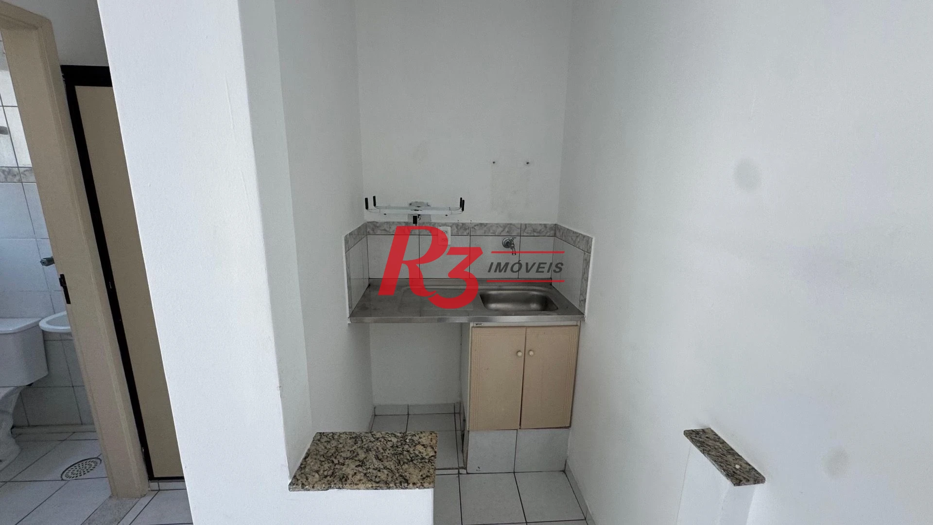 Sala à venda, 104 m² por R$ 300.000,00 - Vila Matias - Santos/SP
