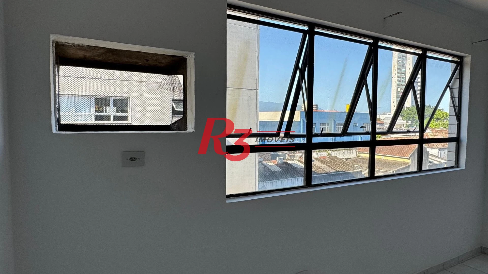Sala à venda, 104 m² por R$ 300.000,00 - Vila Matias - Santos/SP