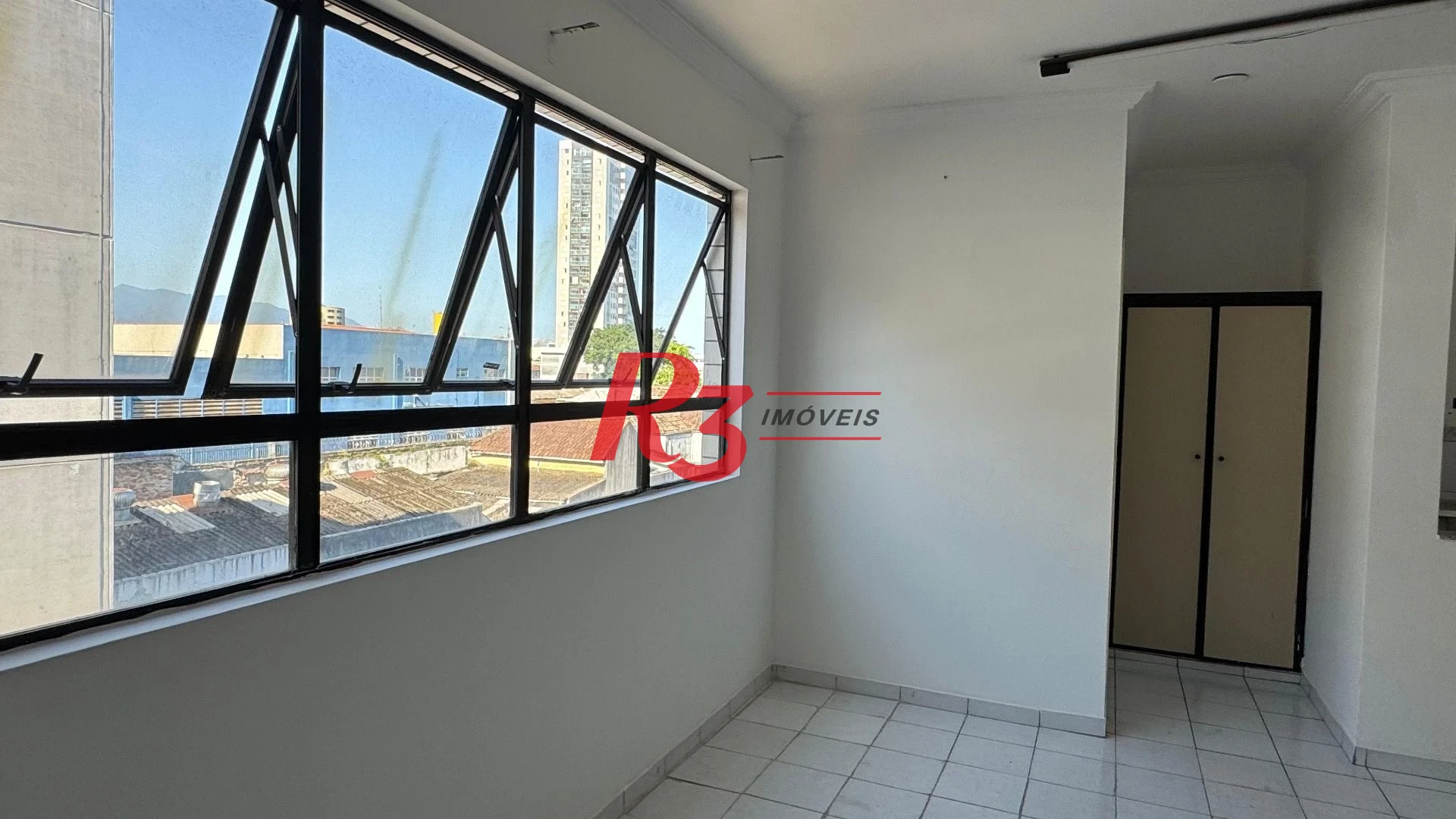 Sala à venda, 104 m² por R$ 300.000,00 - Vila Matias - Santos/SP