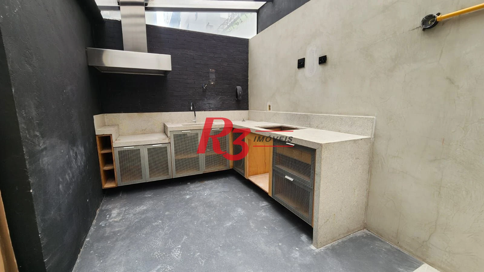 Sobrado para alugar, 200 m² por R$ 25.550,00/mês - Gonzaga - Santos/SP