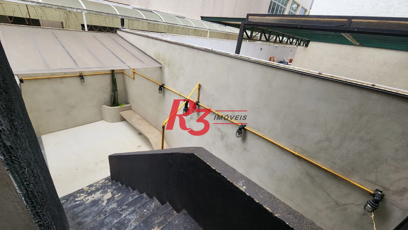 Sobrado para alugar, 200 m² por R$ 25.550,00/mês - Gonzaga - Santos/SP