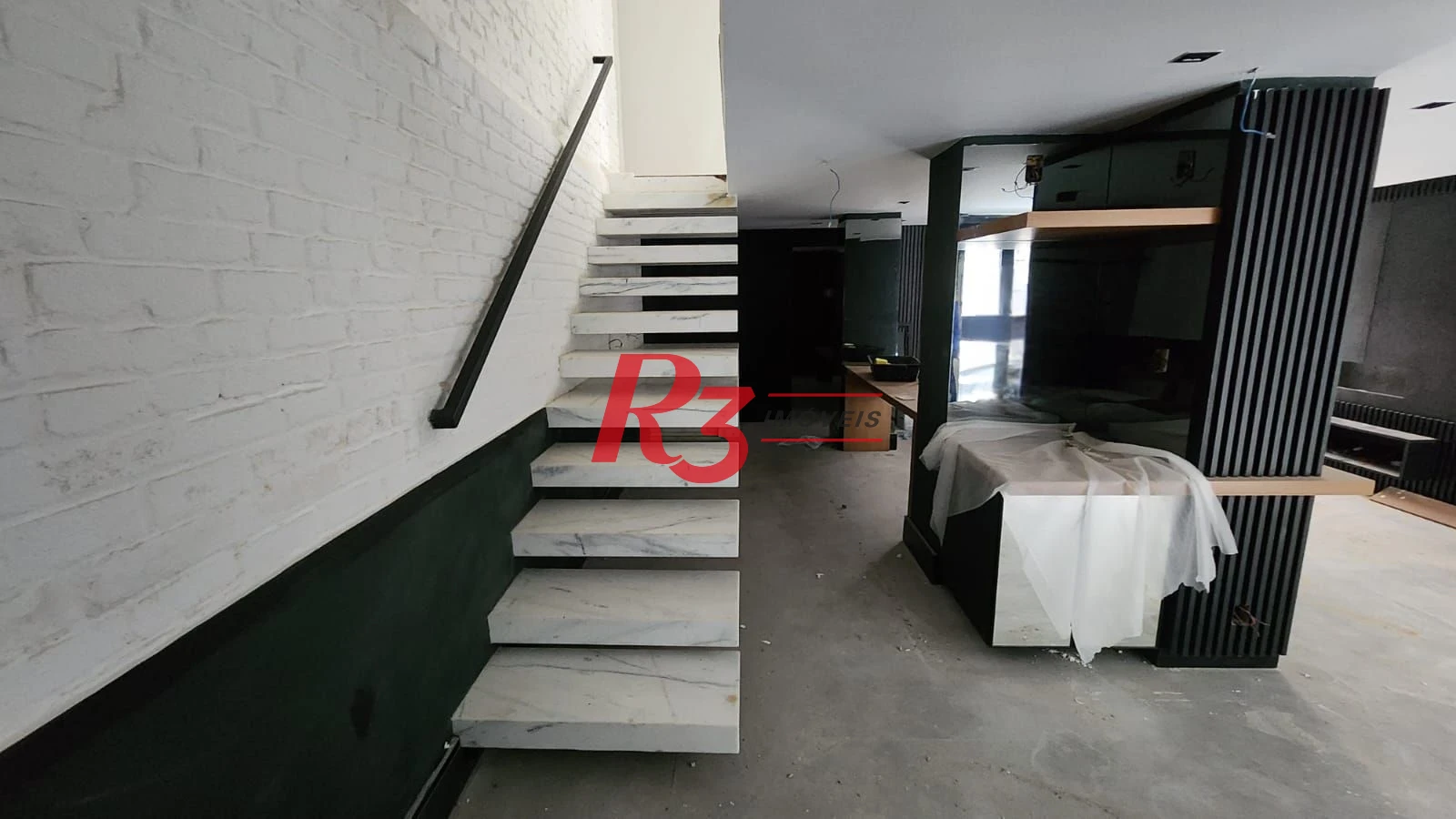 Sobrado para alugar, 200 m² por R$ 25.550,00/mês - Gonzaga - Santos/SP