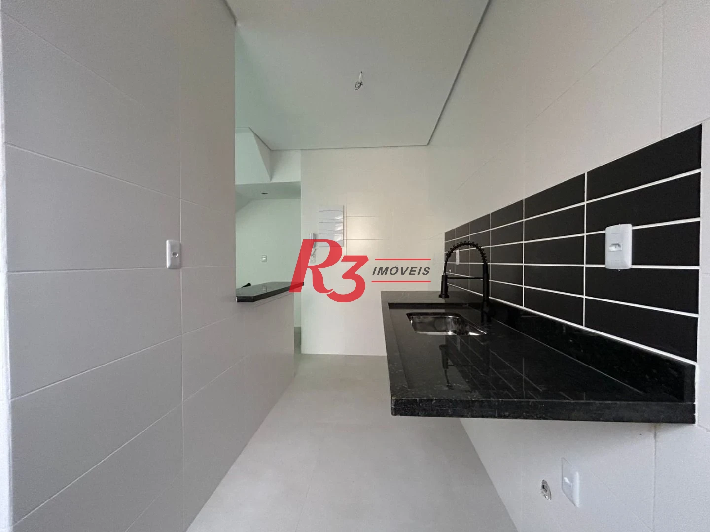 Casa com 2 dormitórios à venda, 90 m² por R$ 720.000,00 - Marapé - Santos/SP