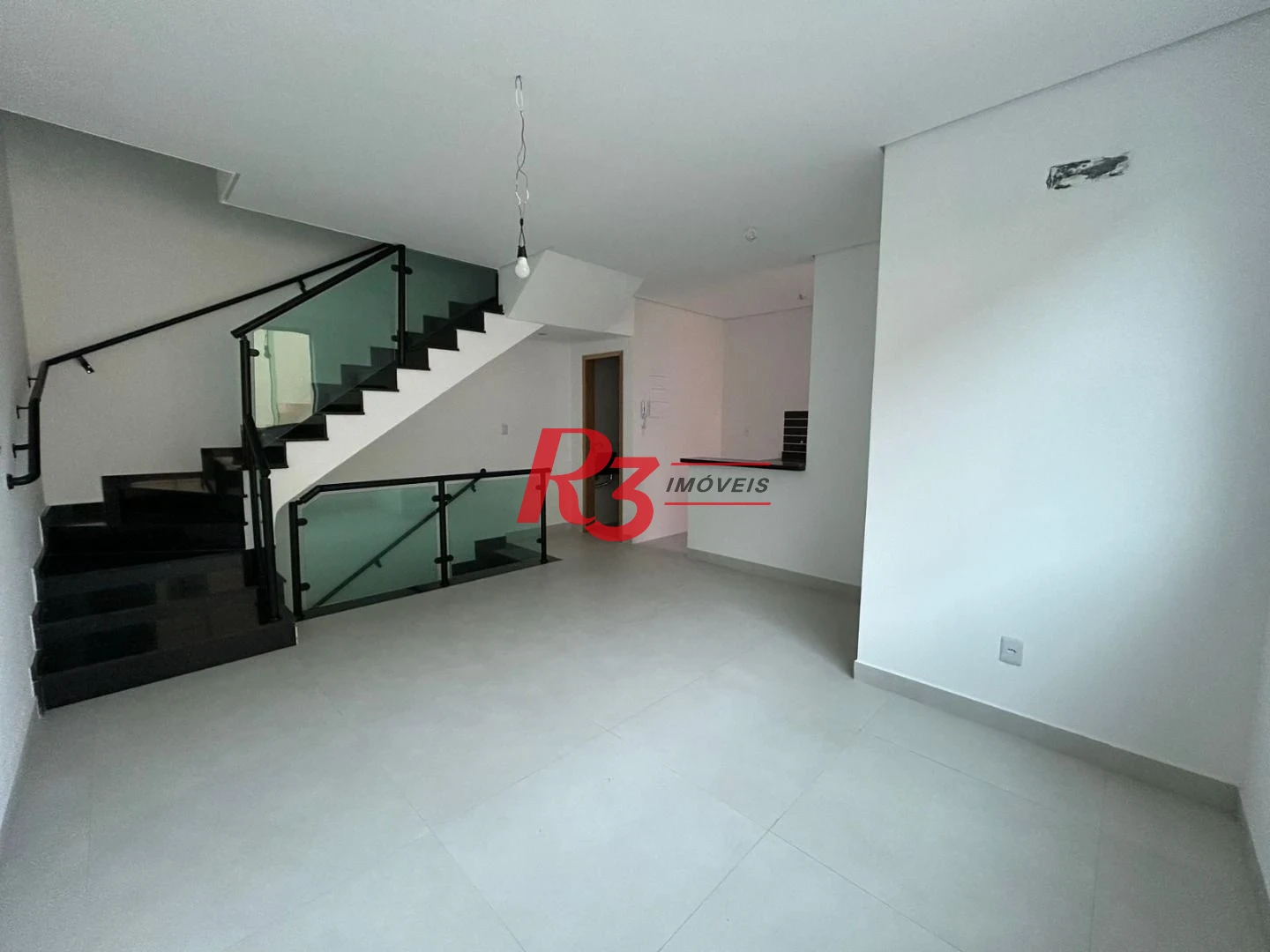 Casa com 2 dormitórios à venda, 90 m² por R$ 720.000,00 - Marapé - Santos/SP