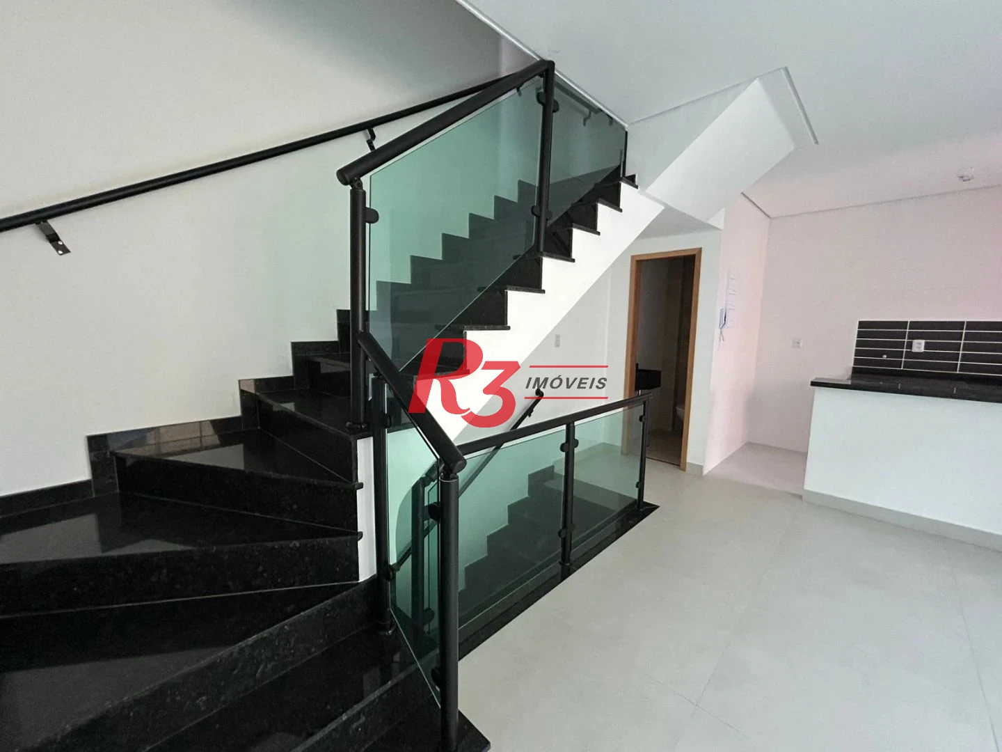 Casa com 2 dormitórios à venda, 90 m² por R$ 720.000,00 - Marapé - Santos/SP